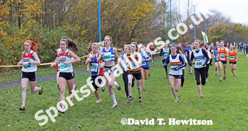Start of the under-17 and under-20s women NEHL, Jarrow. David T. Hewitson/Sports for All Pics